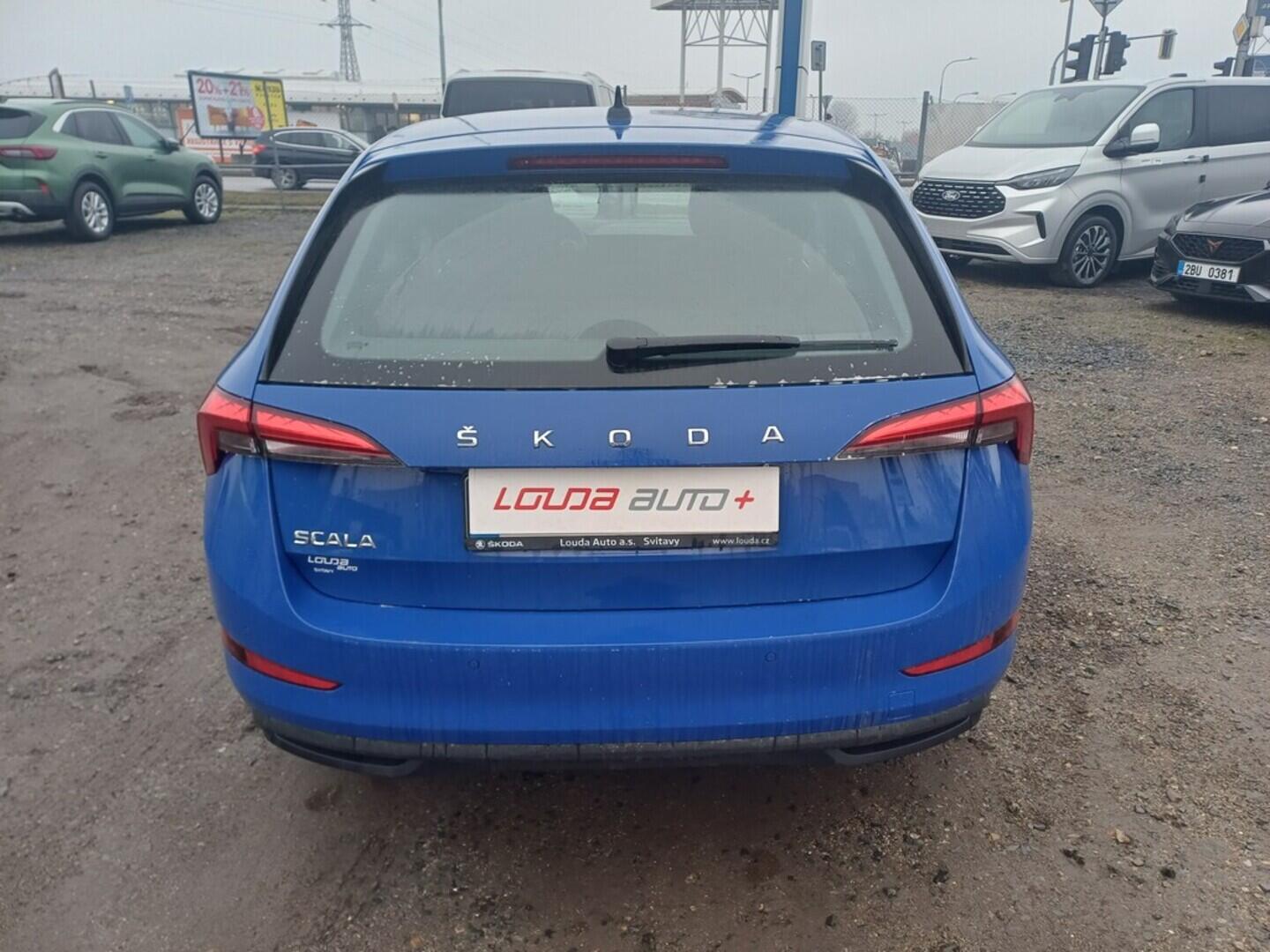 O199V00463_17.webp_SCALA Ambition 1.0 TSI 81 kW manuál, DPH