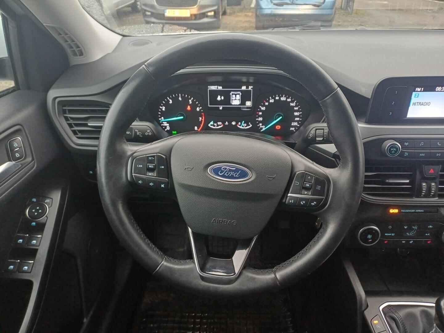 O199V00464_23.webp_FOCUS Trend 1.0 EcoBoost 74 kW manuál