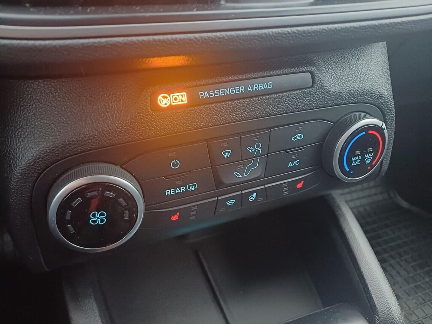 O199V00464_25.webp_FOCUS Trend 1.0 EcoBoost 74 kW manuál