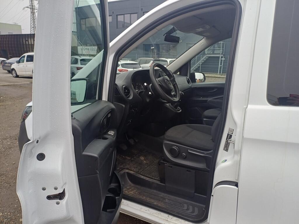 O199V00465_20.webp_VITO Tourer 2.1 CDi 100 kW manuál