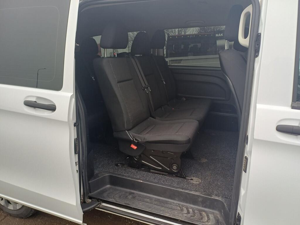 O199V00465_27.webp_VITO Tourer 2.1 CDi 100 kW manuál