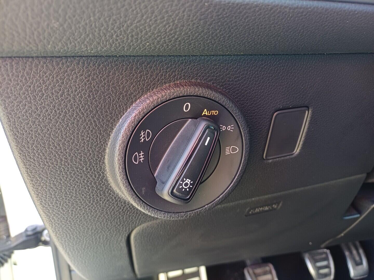 O199V00471_22.webp_SEAT ATECA FR 1.5 TSI 110 kW manuál, DPH