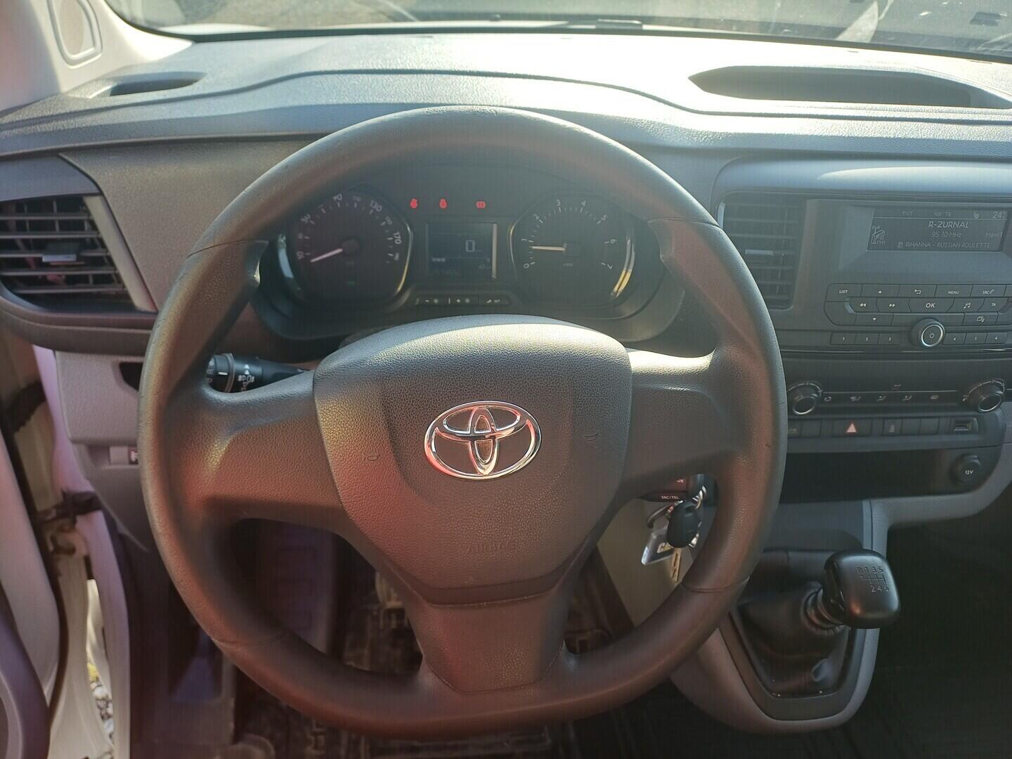 O199V00474_21.webp_PROACE  2.0 D-4D 90 kW manuál, DPH