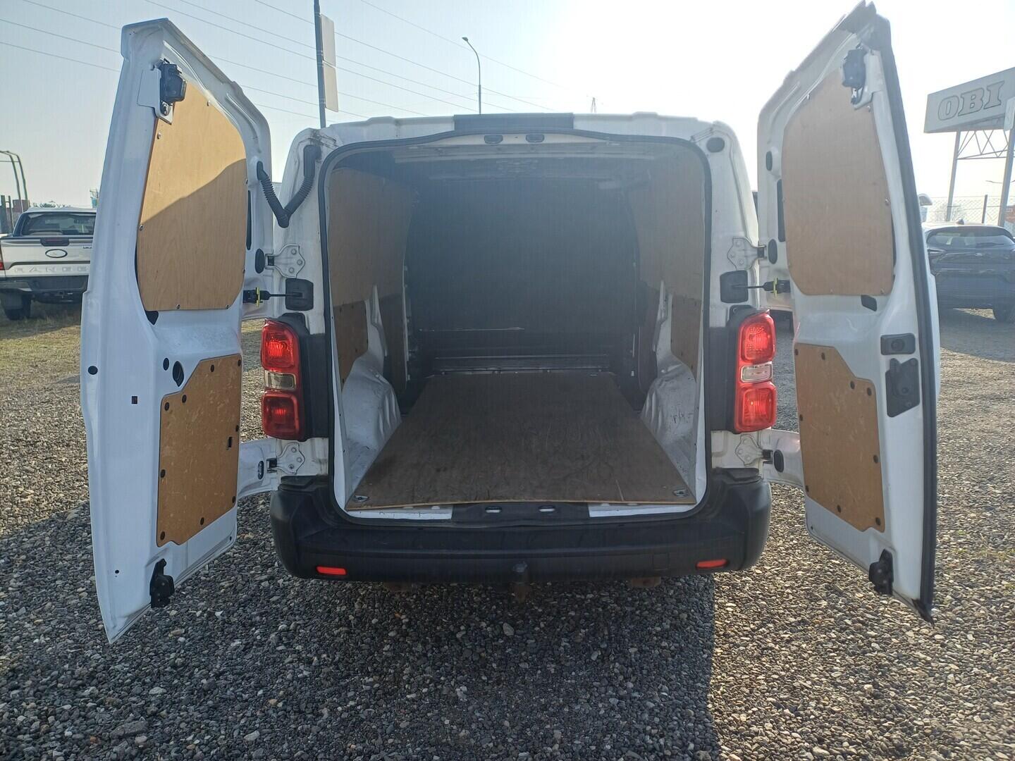 O199V00474_26.webp_PROACE  2.0 D-4D 90 kW manuál, DPH