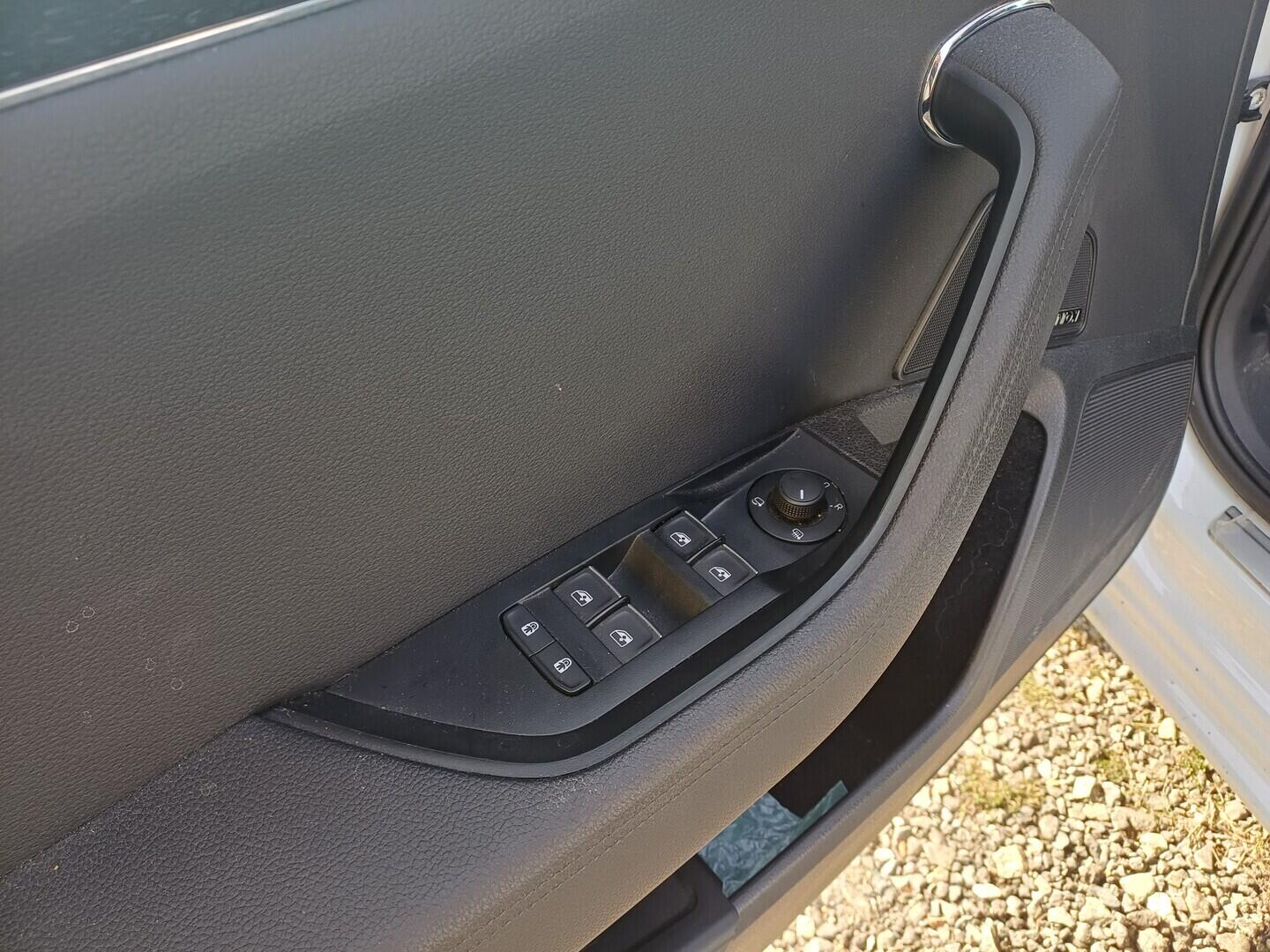 O199V00475_21.webp_SUPERB L&K 2.0 TDI 147 kW automat, DPH