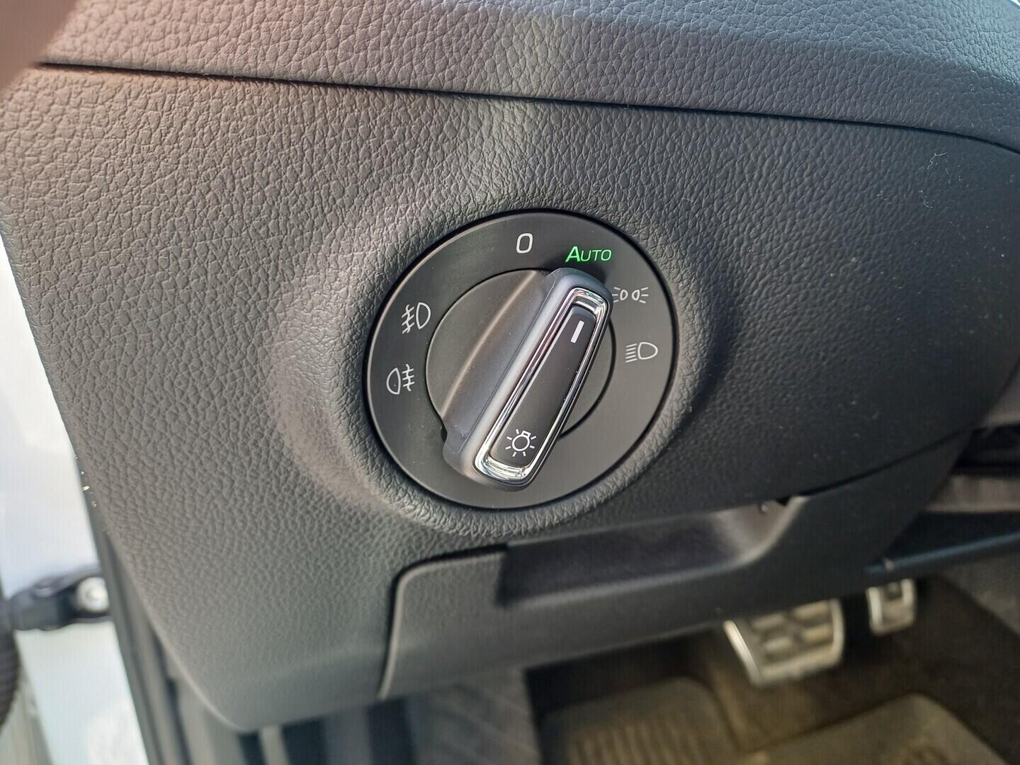 O199V00475_22.webp_SUPERB L&K 2.0 TDI 147 kW automat, DPH