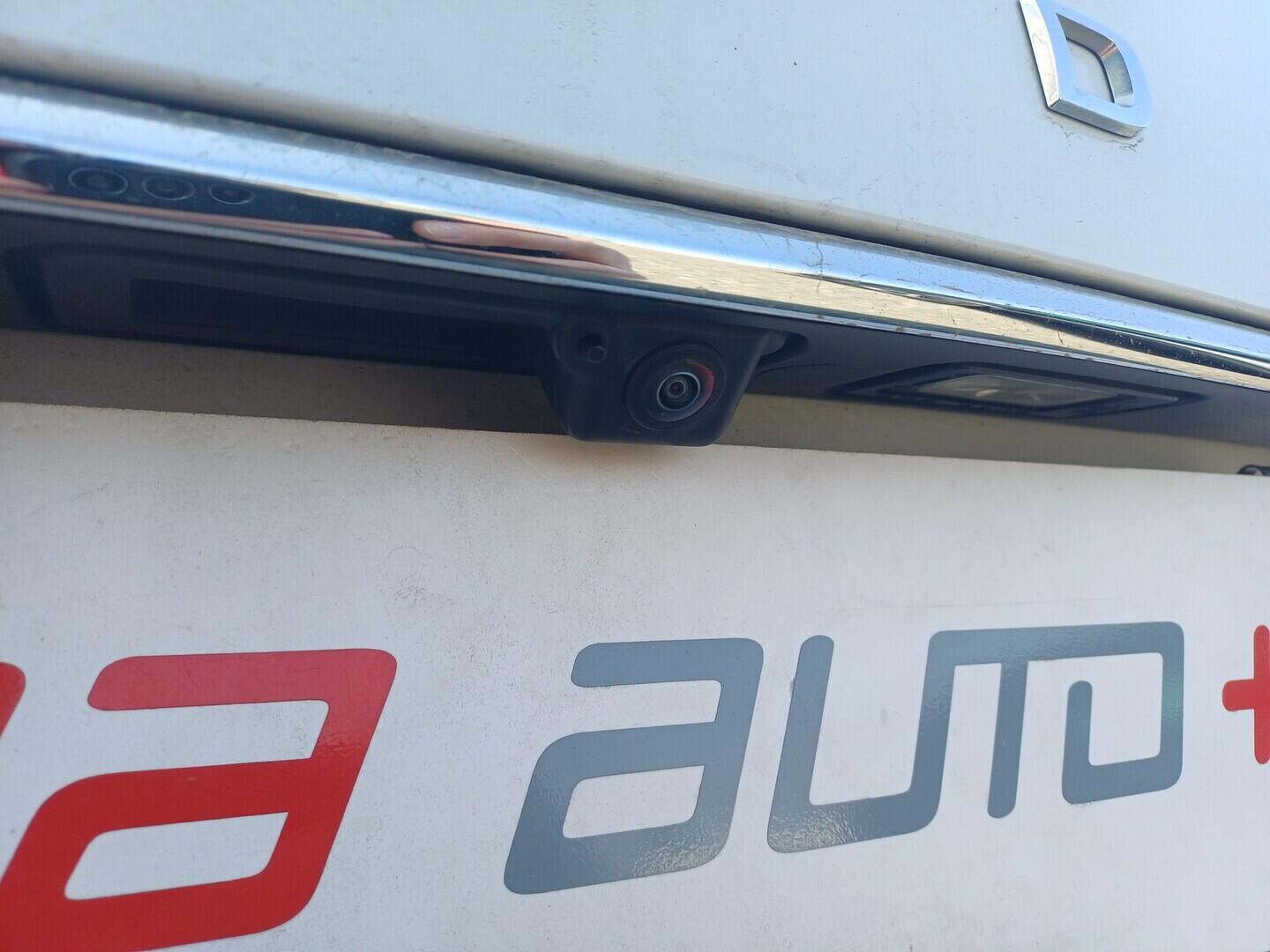 O199V00475_31.webp_SUPERB L&K 2.0 TDI 147 kW automat, DPH