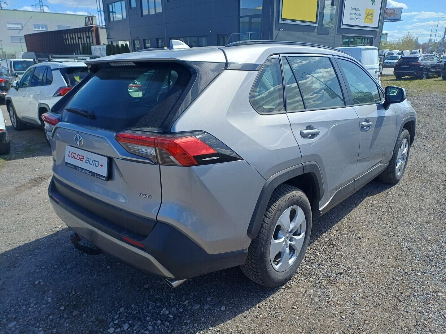 O199V00479_11.webp_RAV4 Comfort 2.0 2.0 129 kW manuál