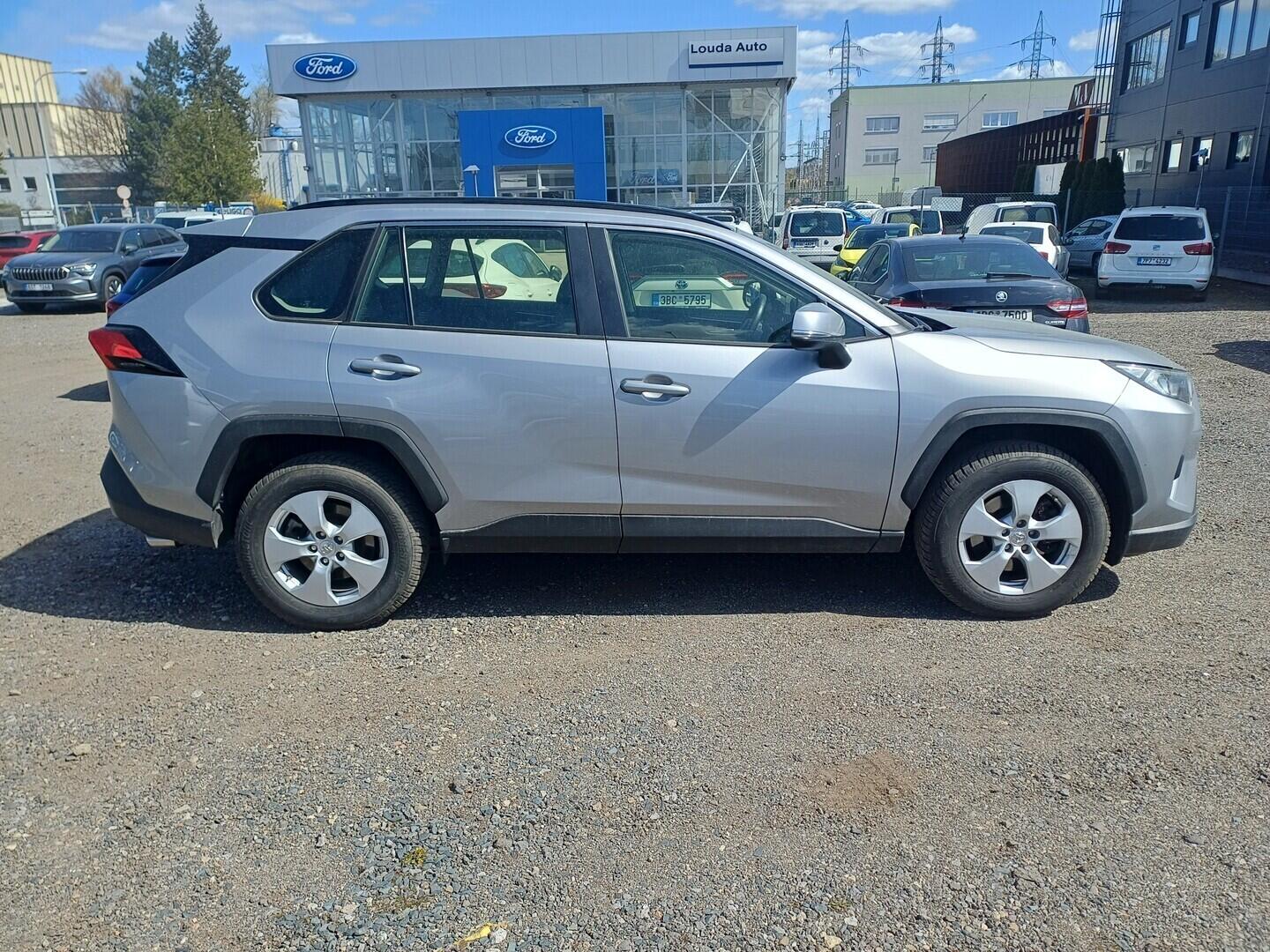 O199V00479_16.webp_RAV4 Comfort 2.0 2.0 129 kW manuál