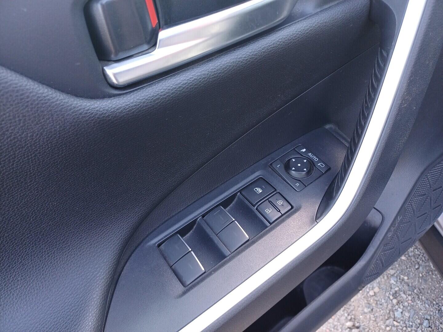 O199V00479_21.webp_RAV4 Comfort 2.0 2.0 129 kW manuál