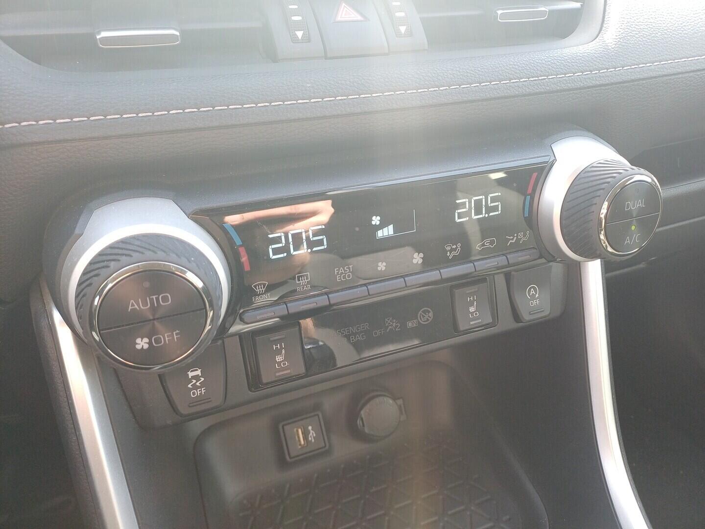 O199V00479_26.webp_RAV4 Comfort 2.0 2.0 129 kW manuál