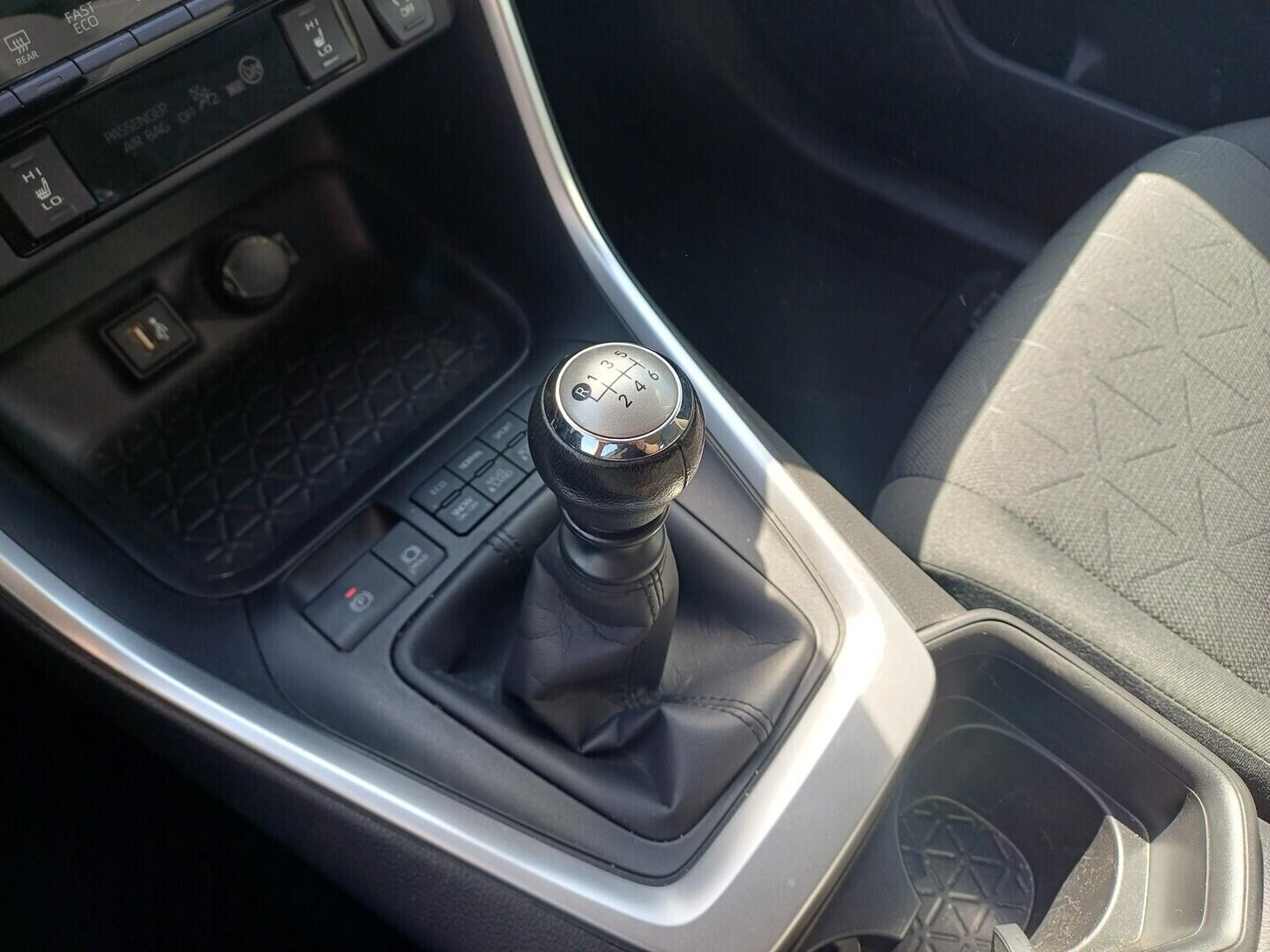 O199V00479_27.webp_RAV4 Comfort 2.0 2.0 129 kW manuál