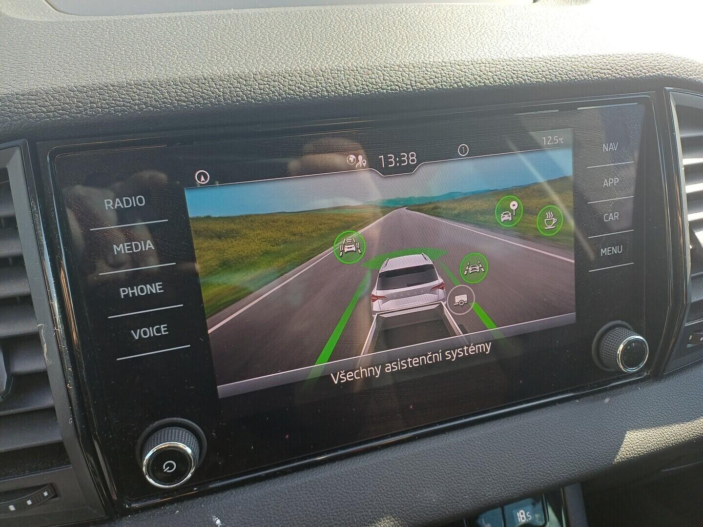 O199V00481_24.webp_KAROQ Selection 1.5 TSI 110 kW automat, DPH