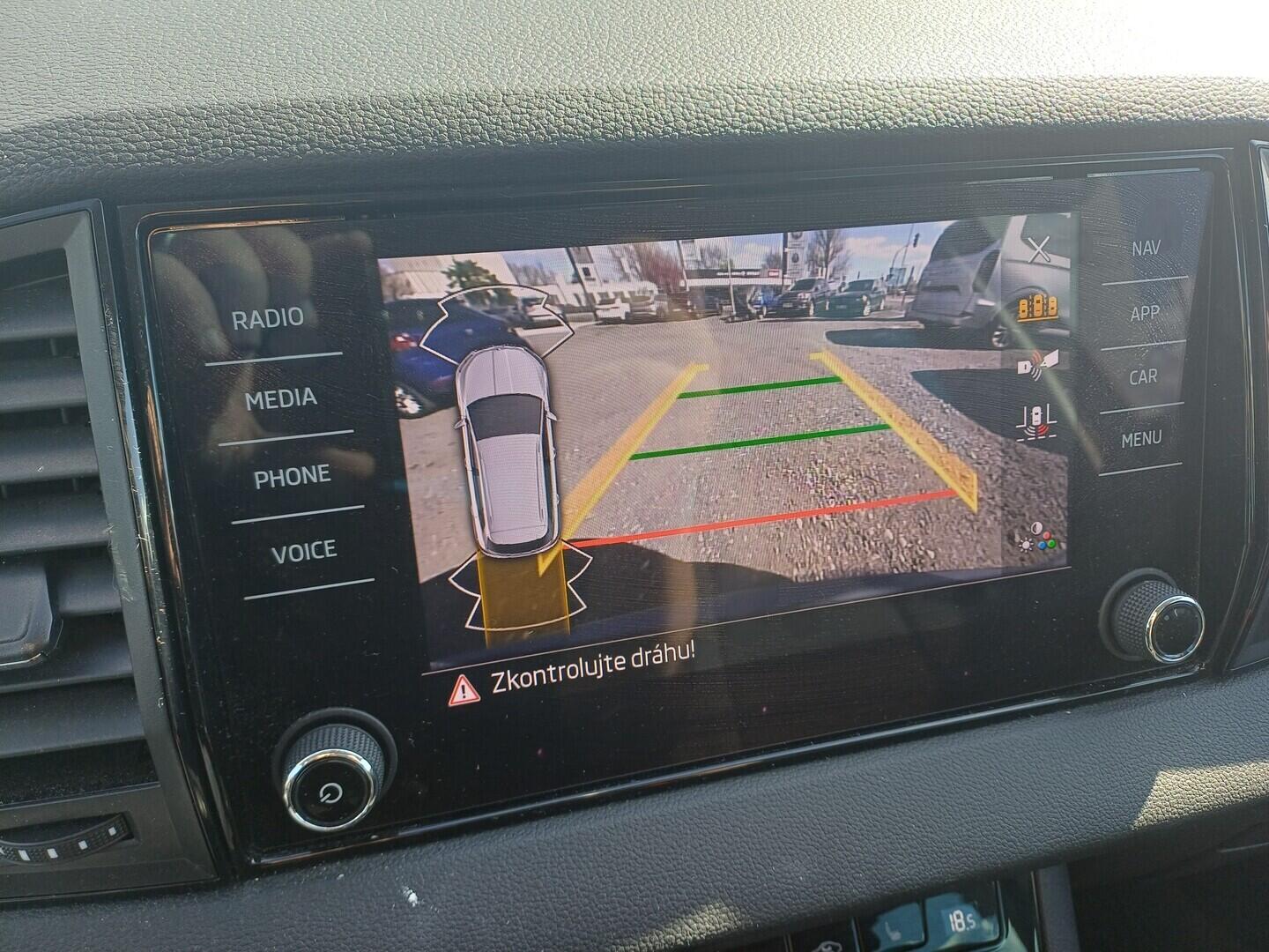 O199V00481_25.webp_KAROQ Selection 1.5 TSI 110 kW automat, DPH