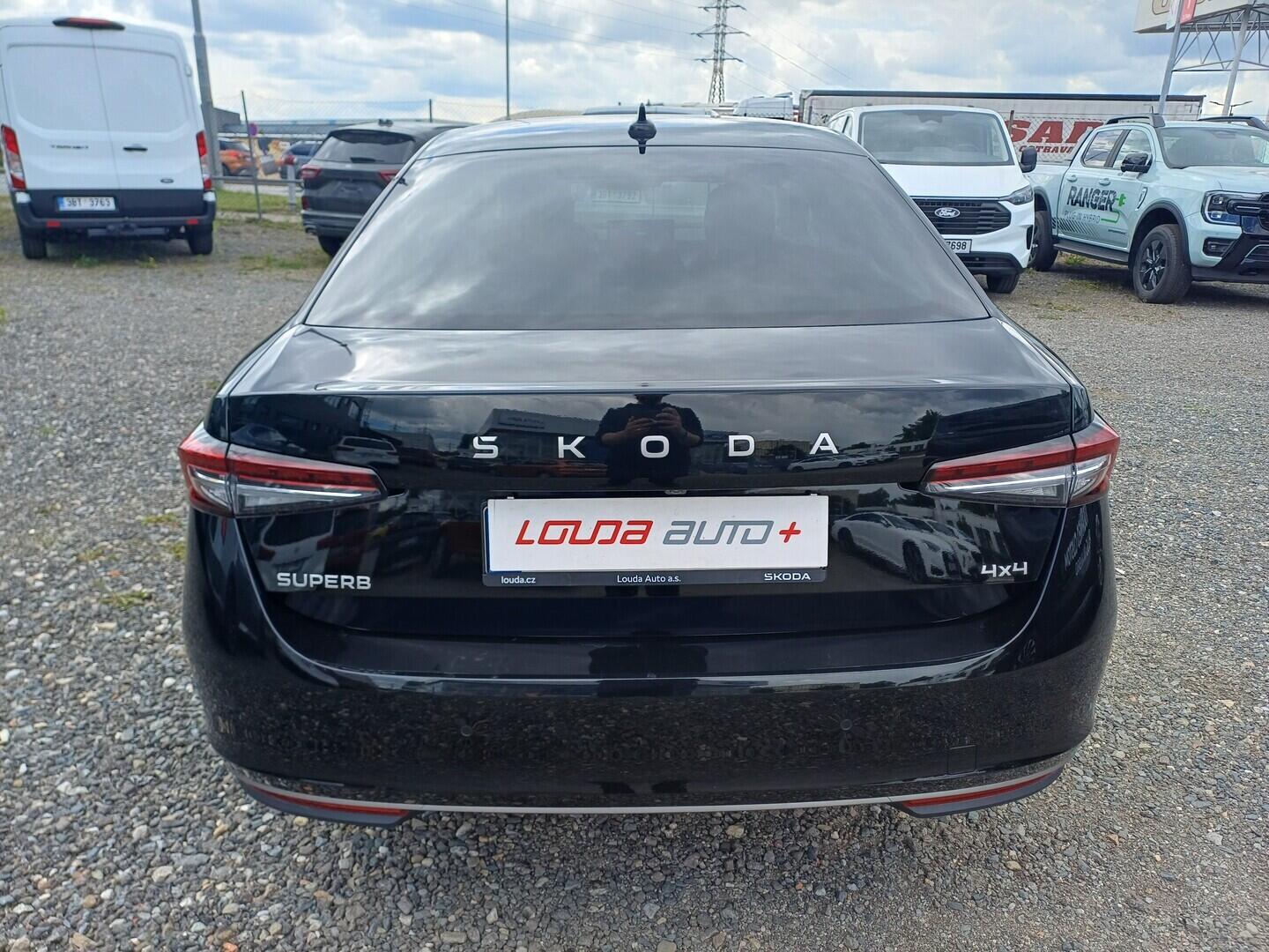 O199V00493_17.webp_SUPERB L&K 2.0 TSI 195 kW automat, DPH