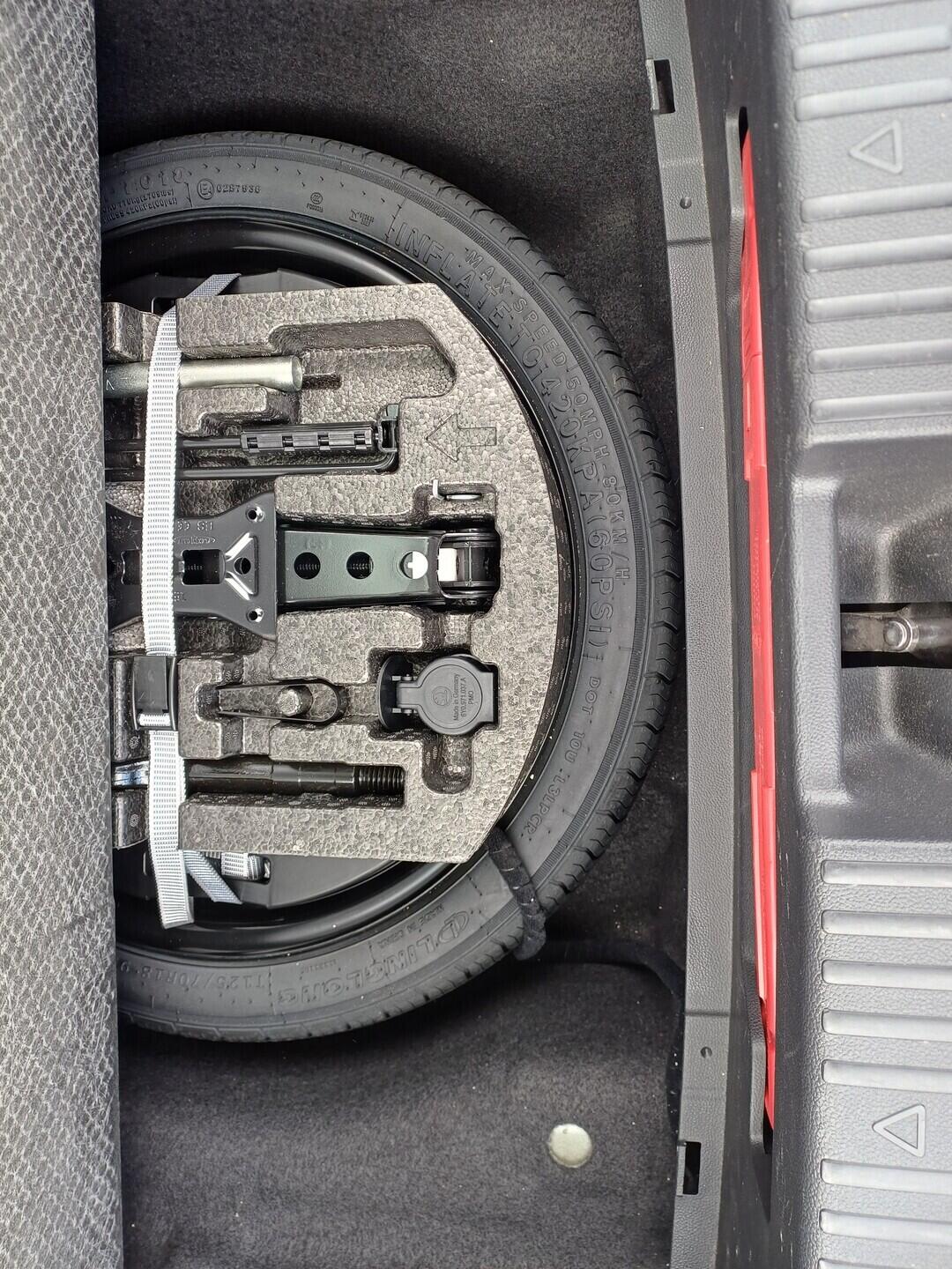 O199V00493_31.webp_SUPERB L&K 2.0 TSI 195 kW automat, DPH