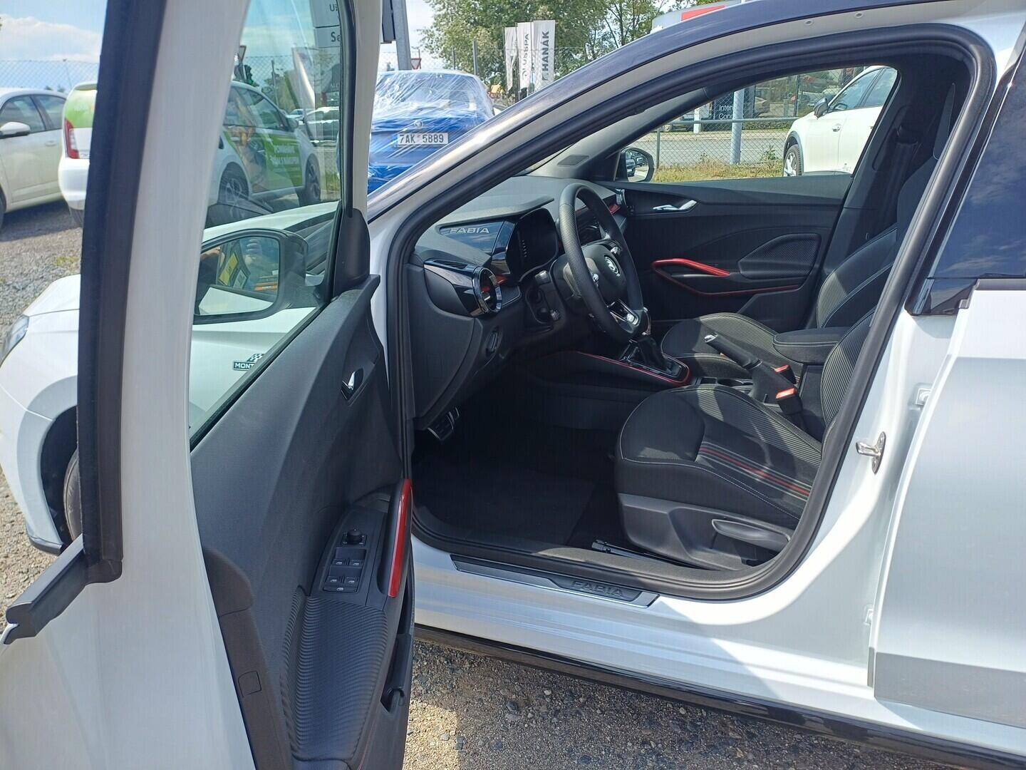 O199V00495_20.webp_FABIA Monte Carlo 1.5 TSI 110 kW automat, DPH