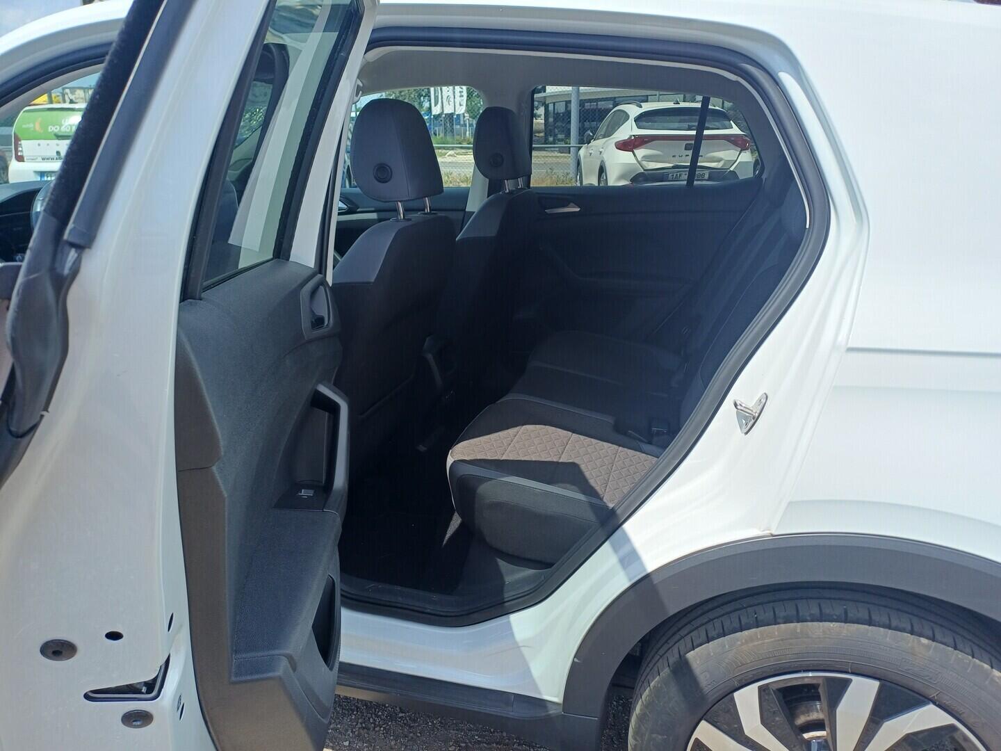 O199V00499_29.webp_T-CROSS Style 1.0 TSI 81 kW automat