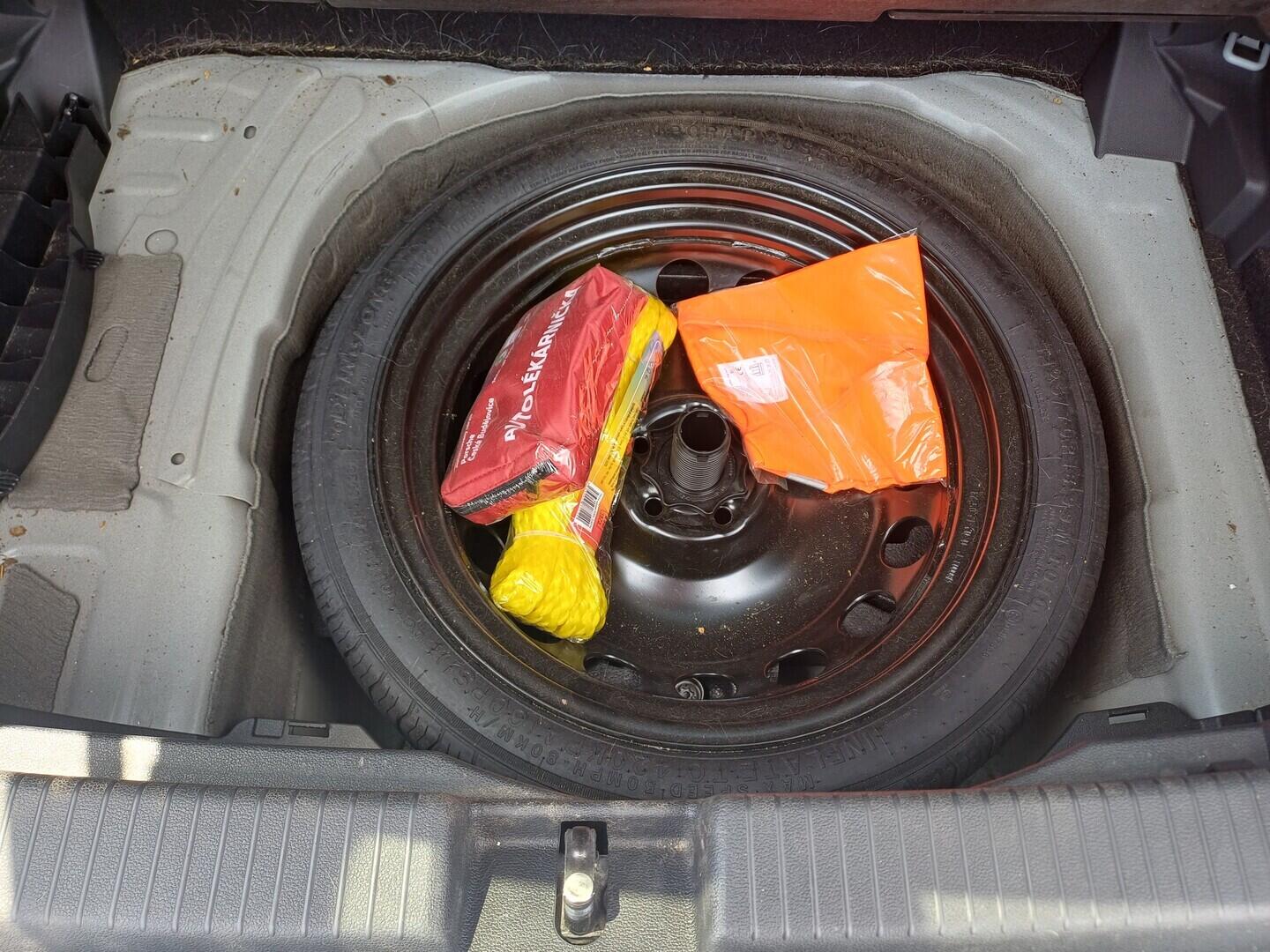 O199V00499_31.webp_T-CROSS Style 1.0 TSI 81 kW automat