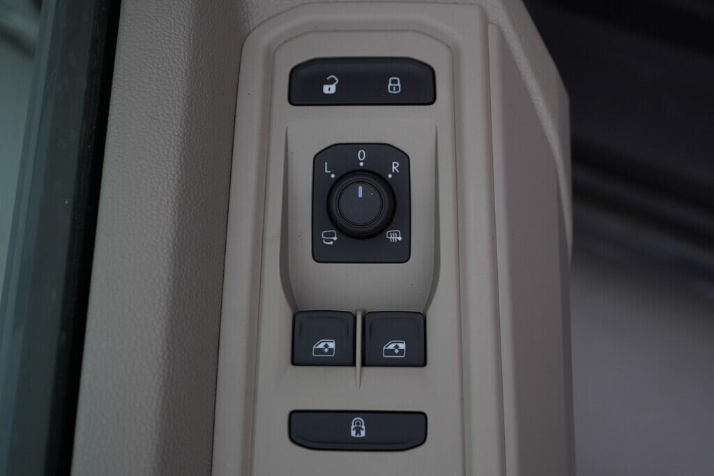 O419K00054_20.webp_MULTIVAN Life Bulli 2.0 TDI 110 kW automat, DPH