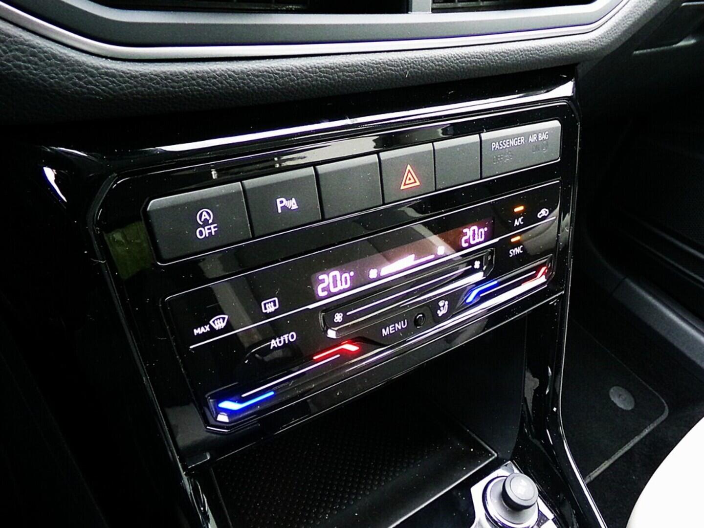 O419V06279_33.webp_T-CROSS Style 1.0 TSI 85 kW automat, DPH