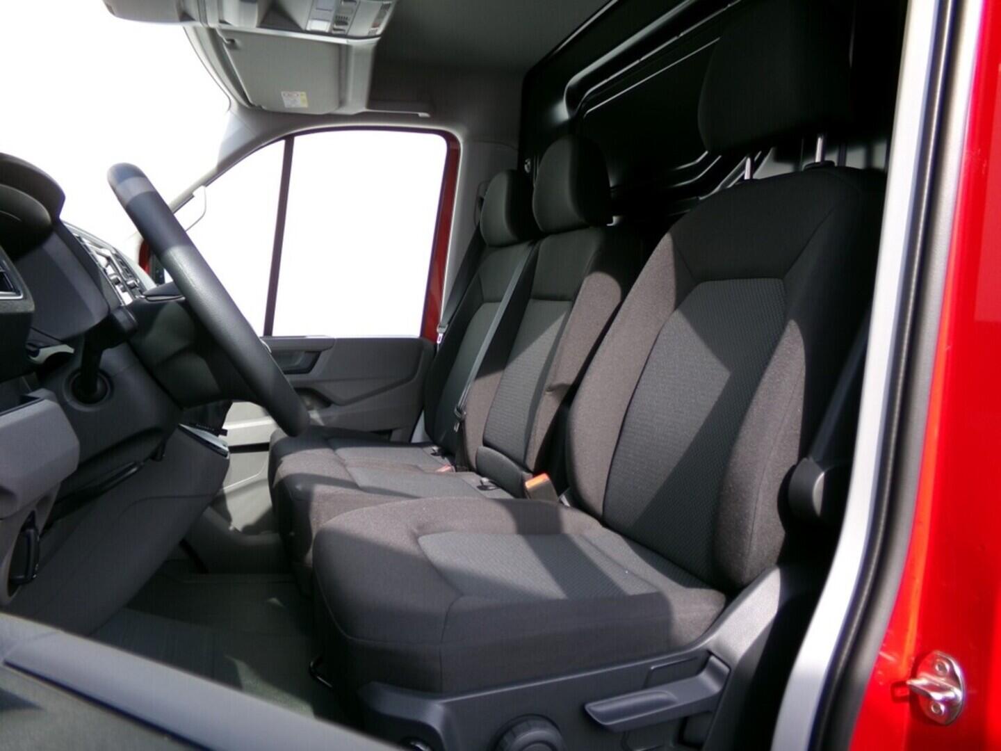 O419V07290_18.webp_CRAFTER - SKŘÍŇOVÝ VŮZ  L3H2 2.0 TDI 103 kW manuál, DPH