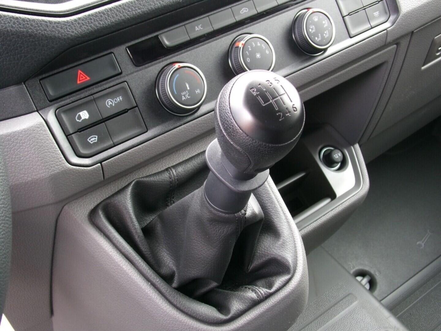 O419V07290_28.webp_CRAFTER - SKŘÍŇOVÝ VŮZ  L3H2 2.0 TDI 103 kW manuál, DPH