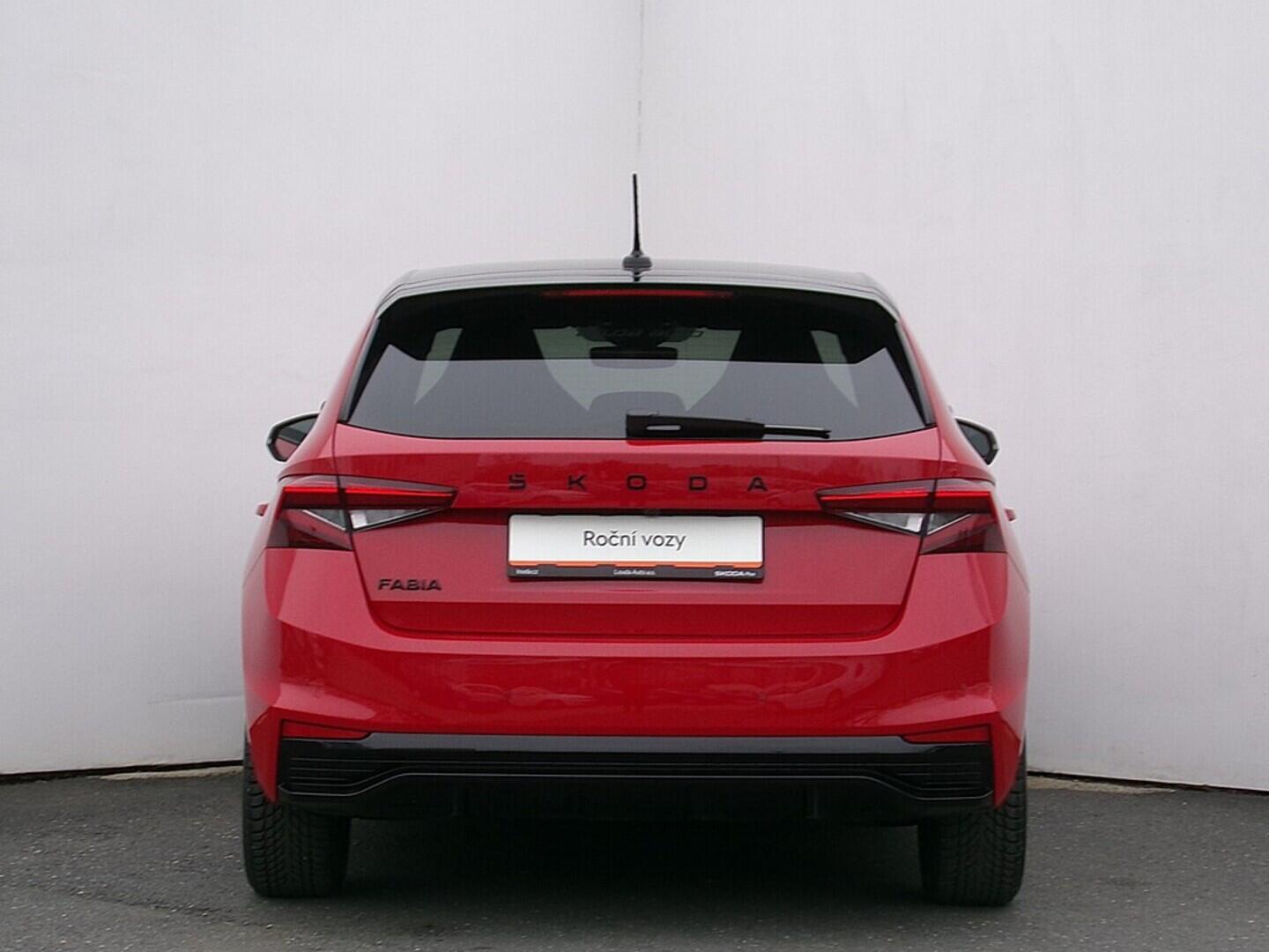 O419V07334_17.webp_FABIA Monte Carlo 1.0 TSI 81 kW manuál, DPH