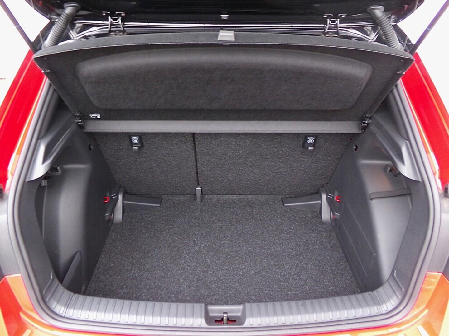 O419V07334_34.webp_FABIA Monte Carlo 1.0 TSI 81 kW manuál, DPH