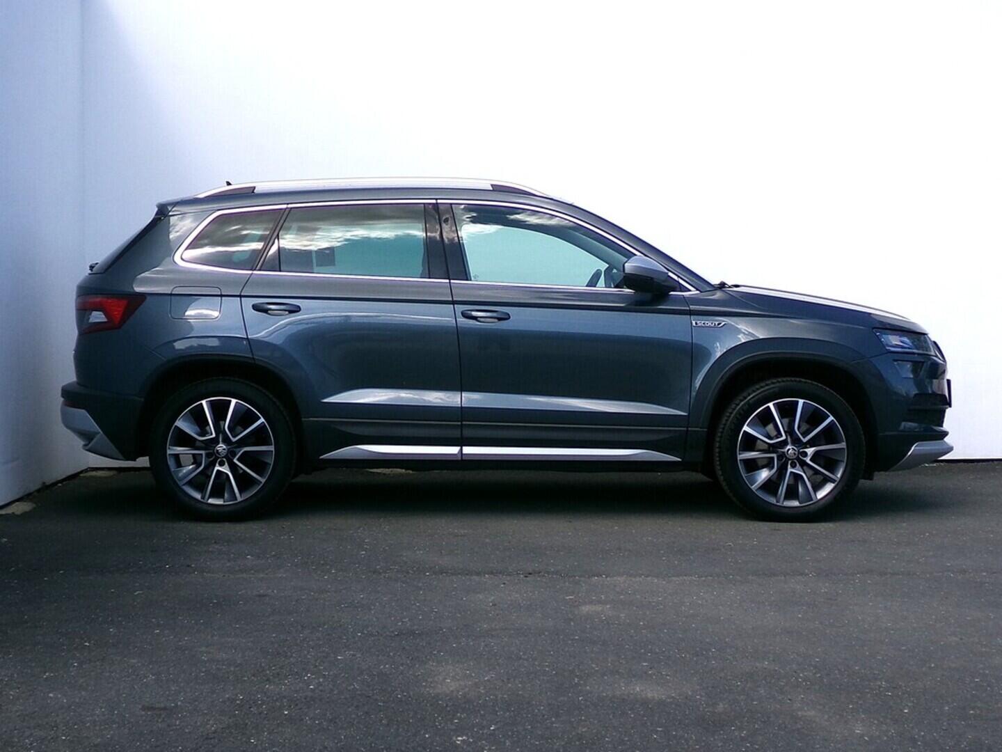 O419V07354_16.webp_KAROQ Scout 2.0 TDI 110 kW automat