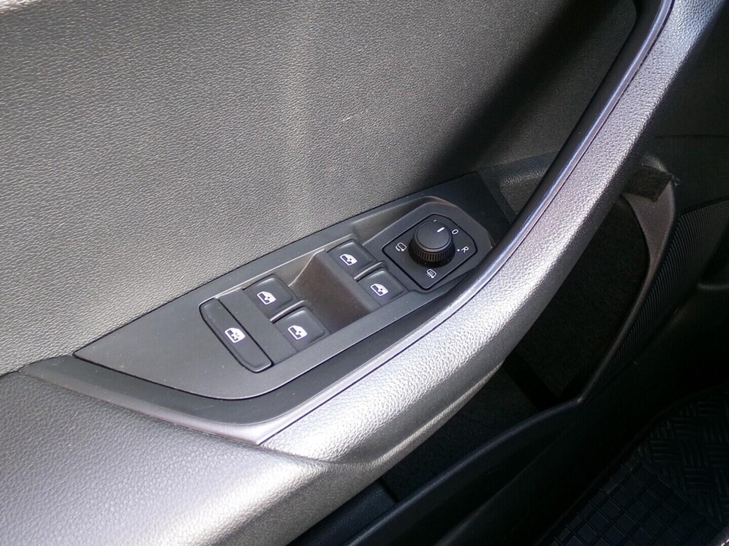 O419V07354_21.webp_KAROQ Scout 2.0 TDI 110 kW automat
