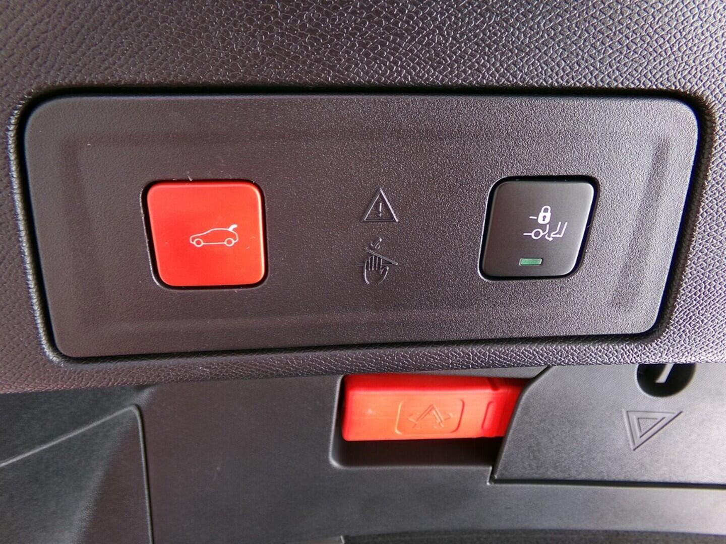 O419V07387_38.webp_508 GT 1.6  165 kW automat