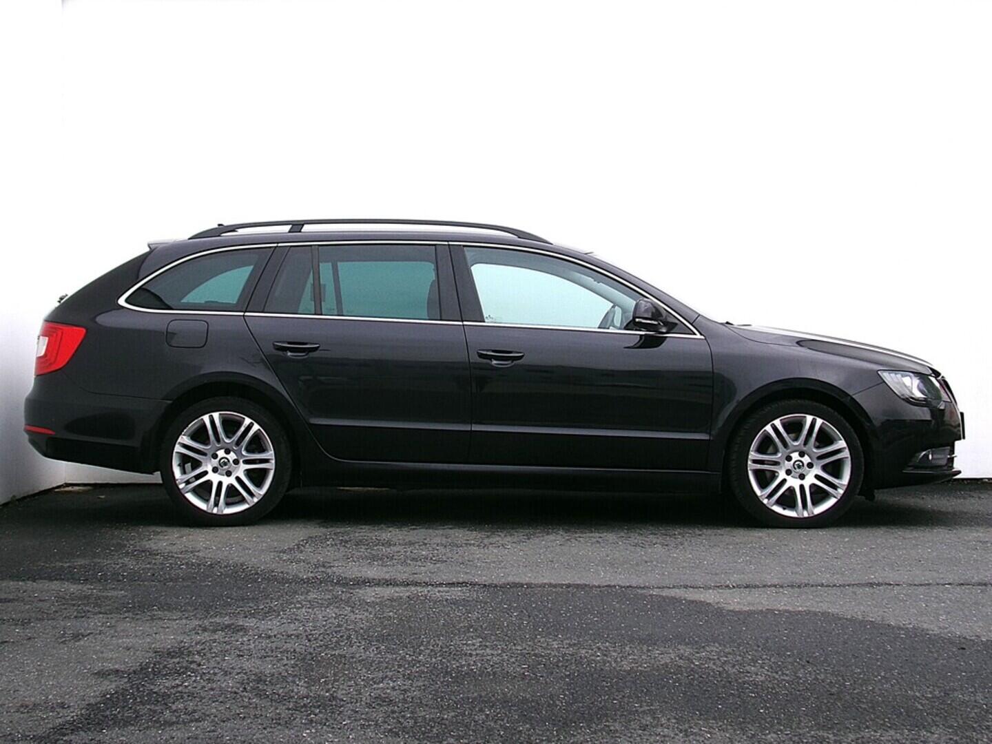 O419V07420_16.webp_SUPERB Ambition 2.0 TDI 103 kW automat