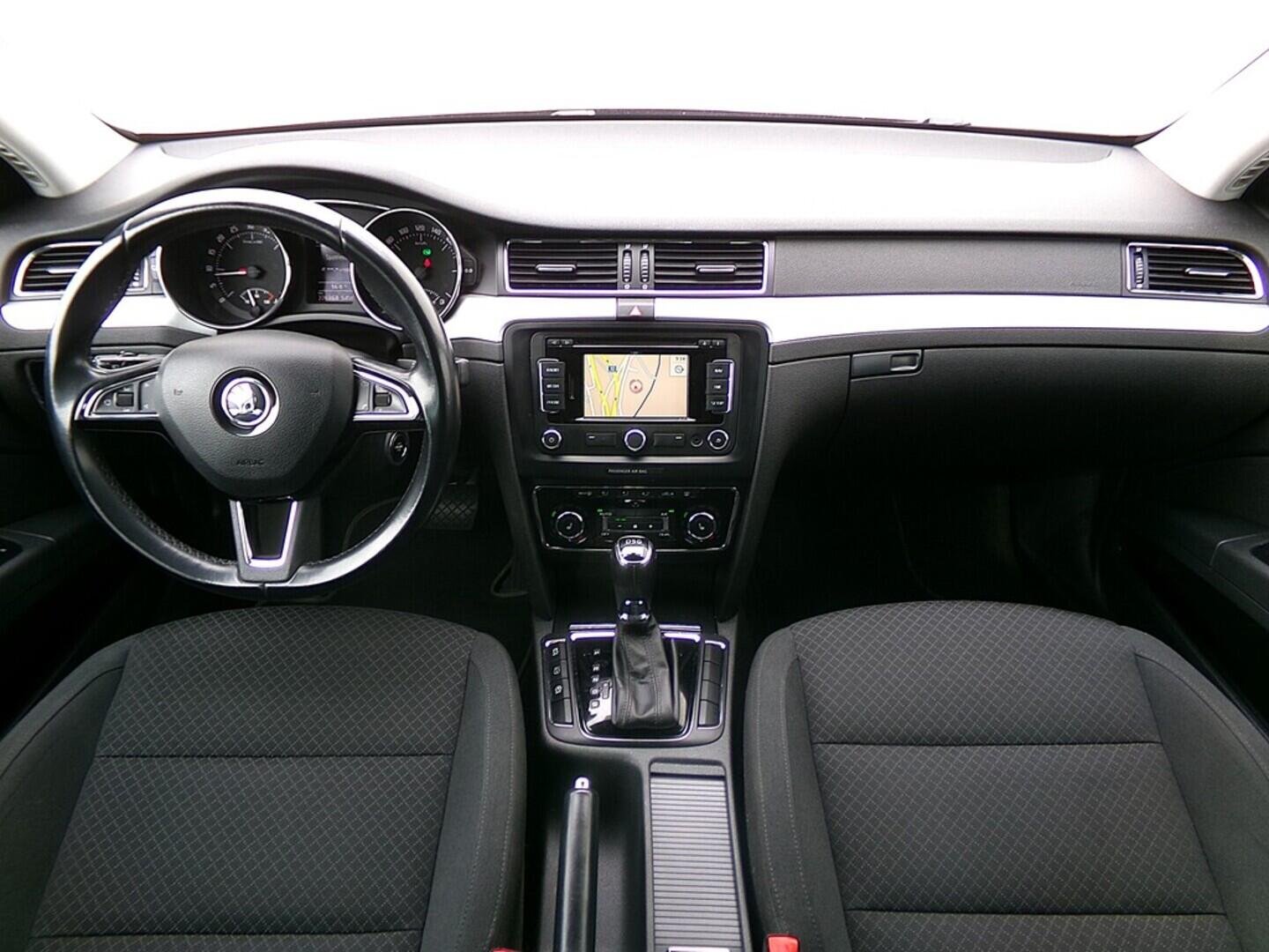 O419V07420_18.webp_SUPERB Ambition 2.0 TDI 103 kW automat