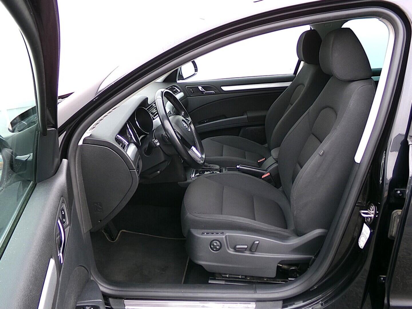 O419V07420_20.webp_SUPERB Ambition 2.0 TDI 103 kW automat