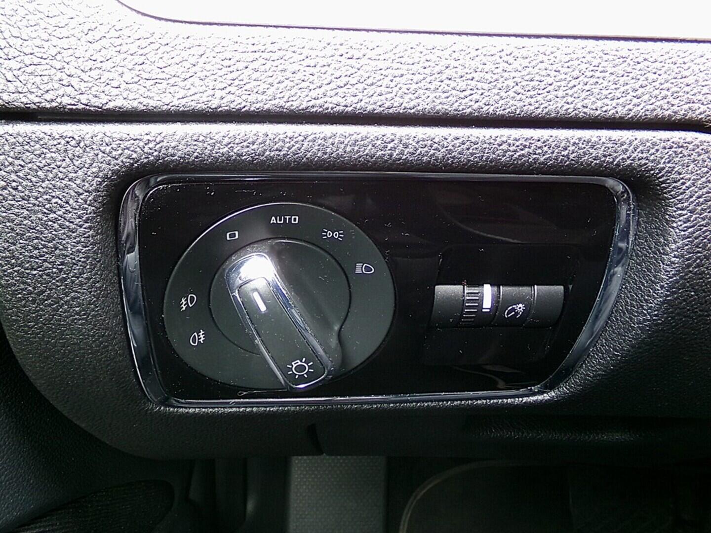 O419V07420_22.webp_SUPERB Ambition 2.0 TDI 103 kW automat