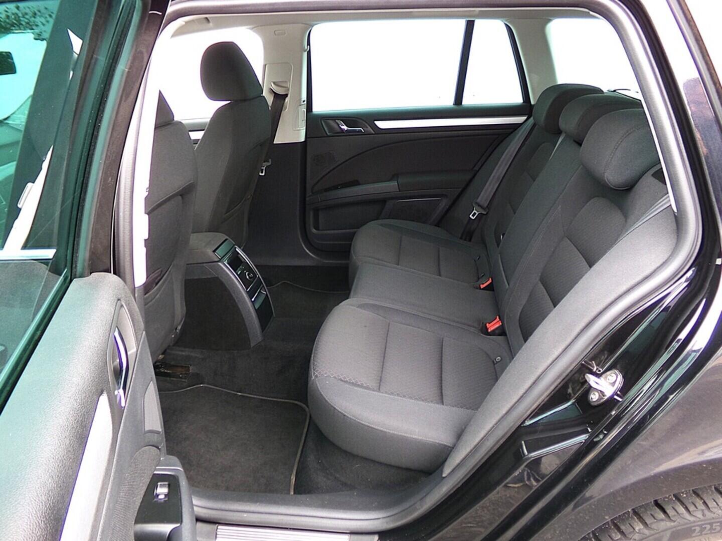 O419V07420_30.webp_SUPERB Ambition 2.0 TDI 103 kW automat