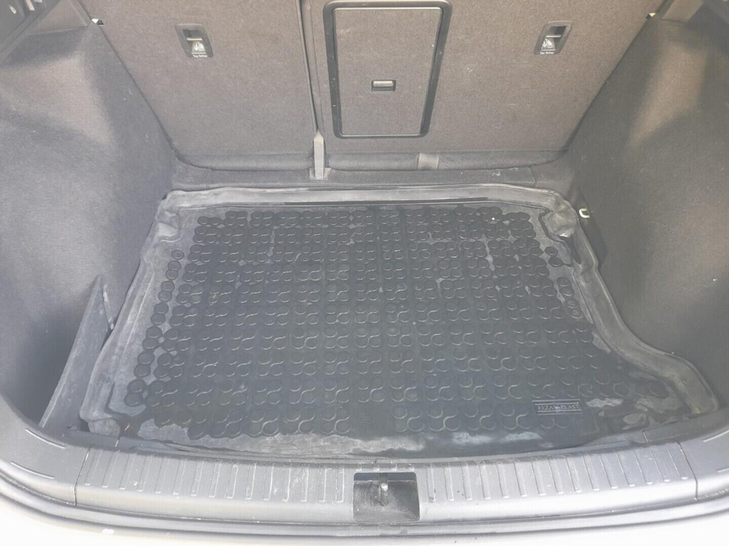 O419V07484_30.webp_ATECA  1.6 TDI 85 kW manuál, DPH