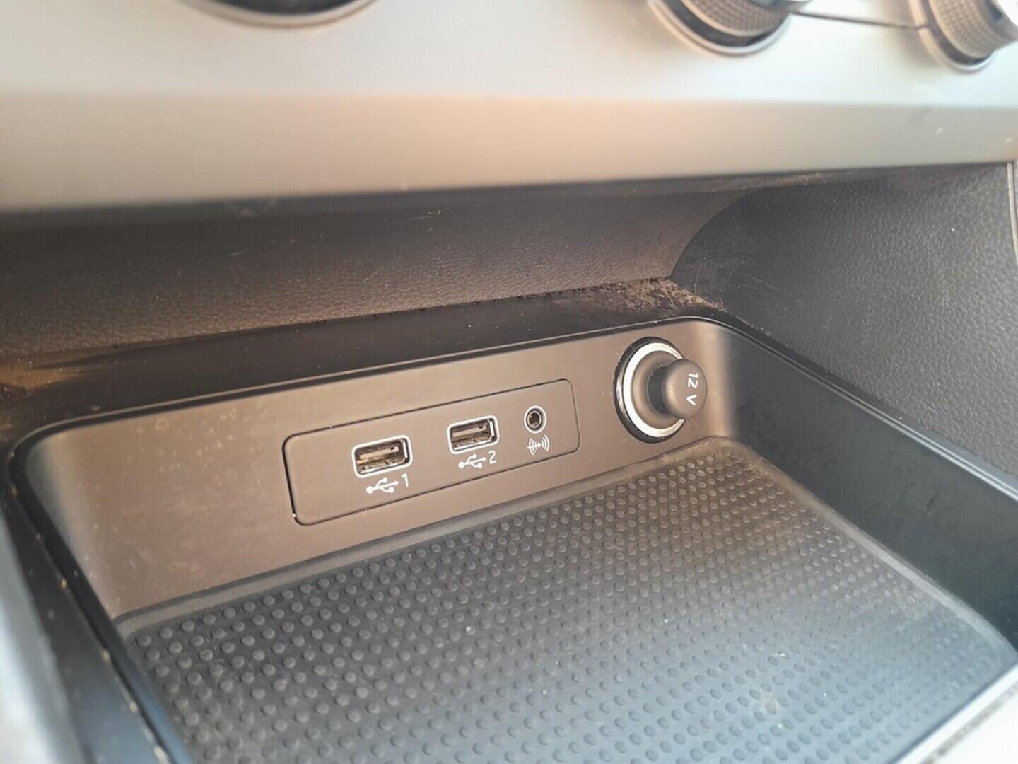 O419V07484_33.webp_ATECA  1.6 TDI 85 kW manuál, DPH