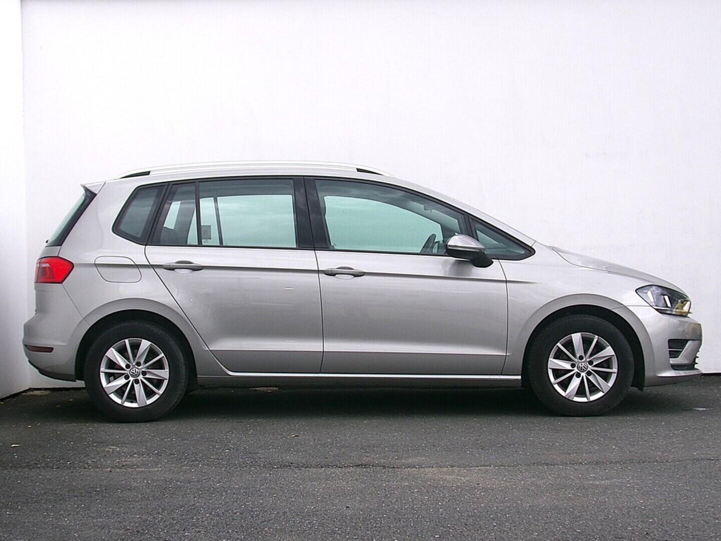 O419V07487_16.webp_GOLF SPORTSVAN Comfortline 1.2 TSI 81 kW manuál
