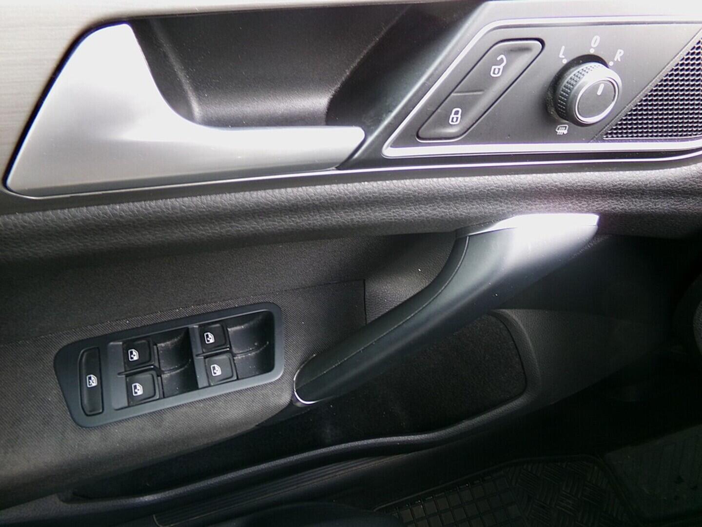 O419V07487_21.webp_GOLF SPORTSVAN Comfortline 1.2 TSI 81 kW manuál