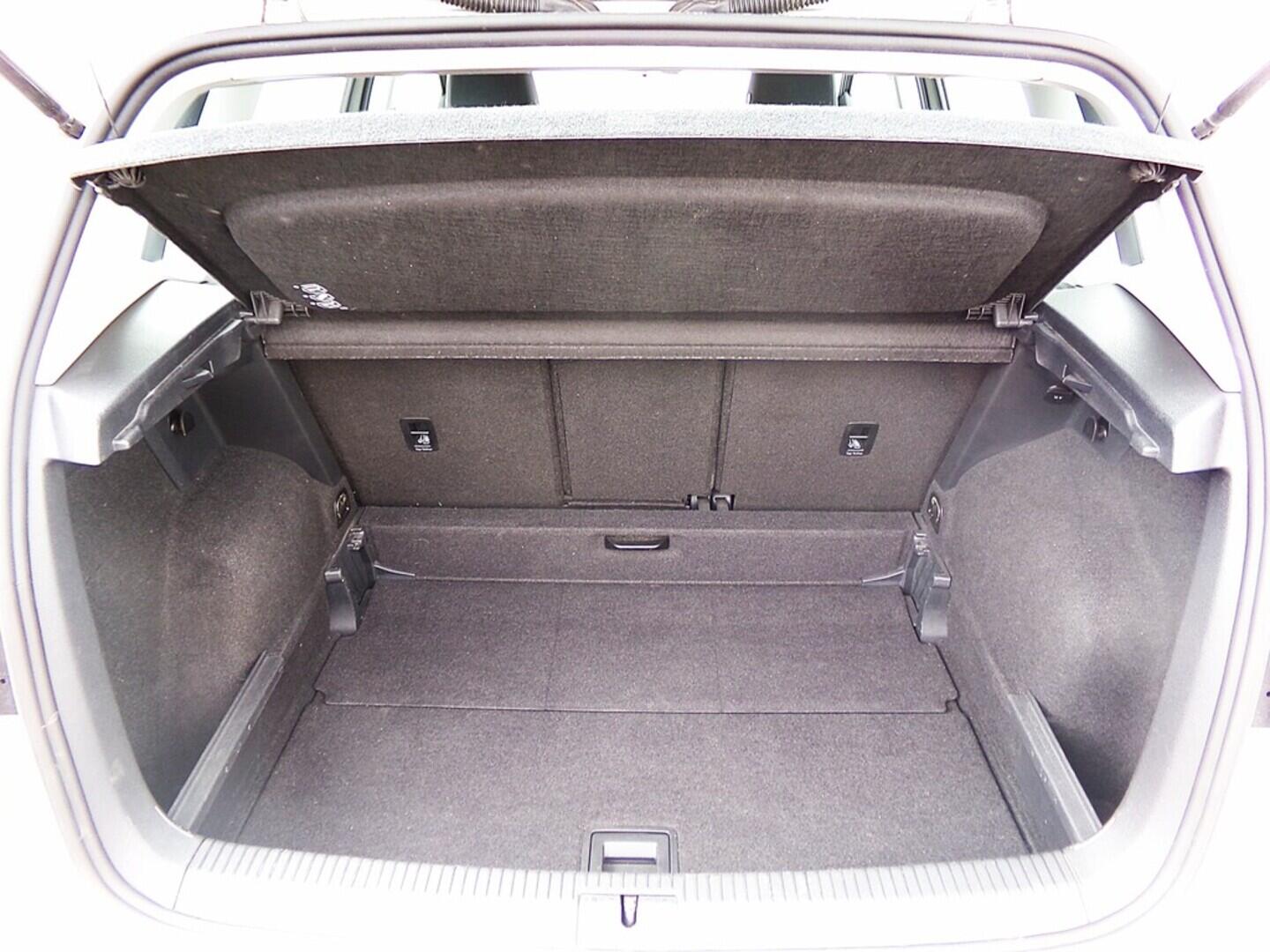 O419V07487_32.webp_GOLF SPORTSVAN Comfortline 1.2 TSI 81 kW manuál