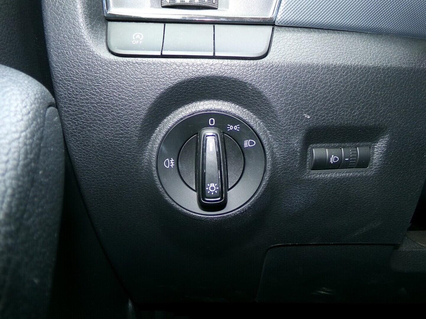 O419V07497_23.webp_FABIA Active 1.0 TSI 70 kW manuál, DPH
