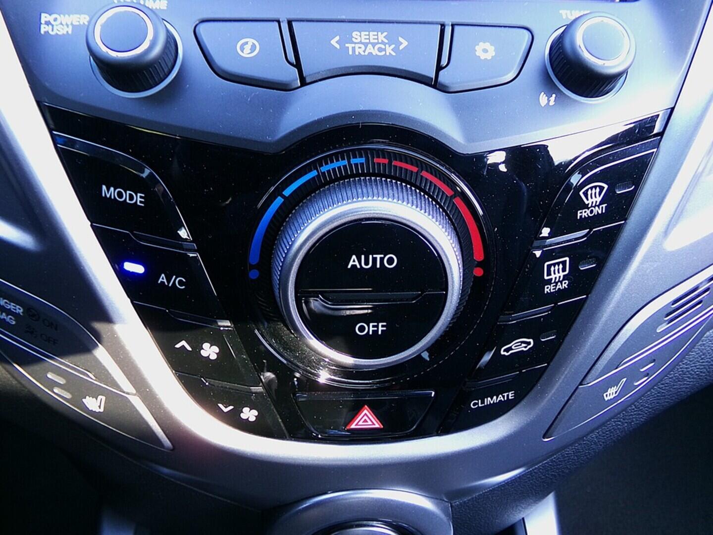 O419V07532_29.webp_VELOSTER  1.6  103 kW manuál