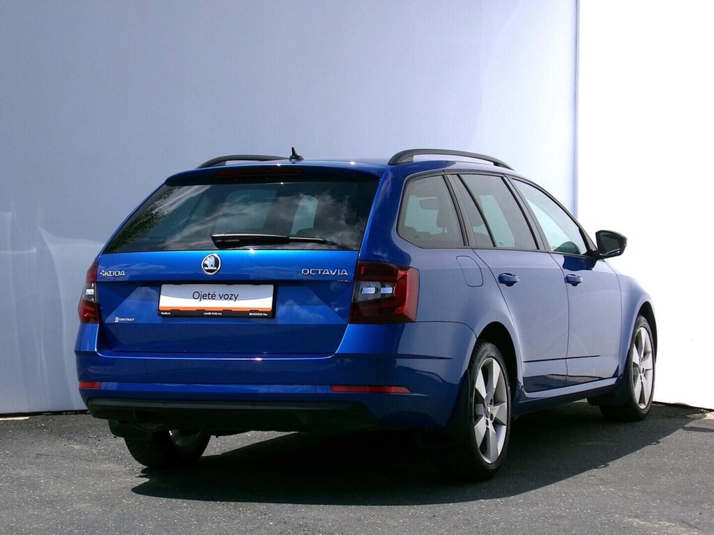 O419V07559_11.webp_OCTAVIA Ambition 1.4 TSI 110 kW manuál