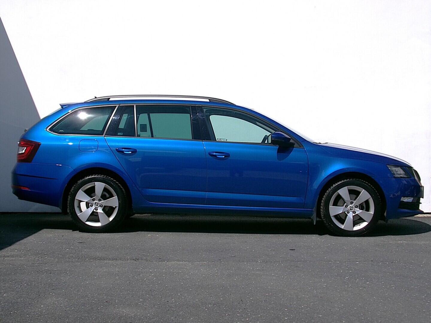 O419V07559_16.webp_OCTAVIA Ambition 1.4 TSI 110 kW manuál