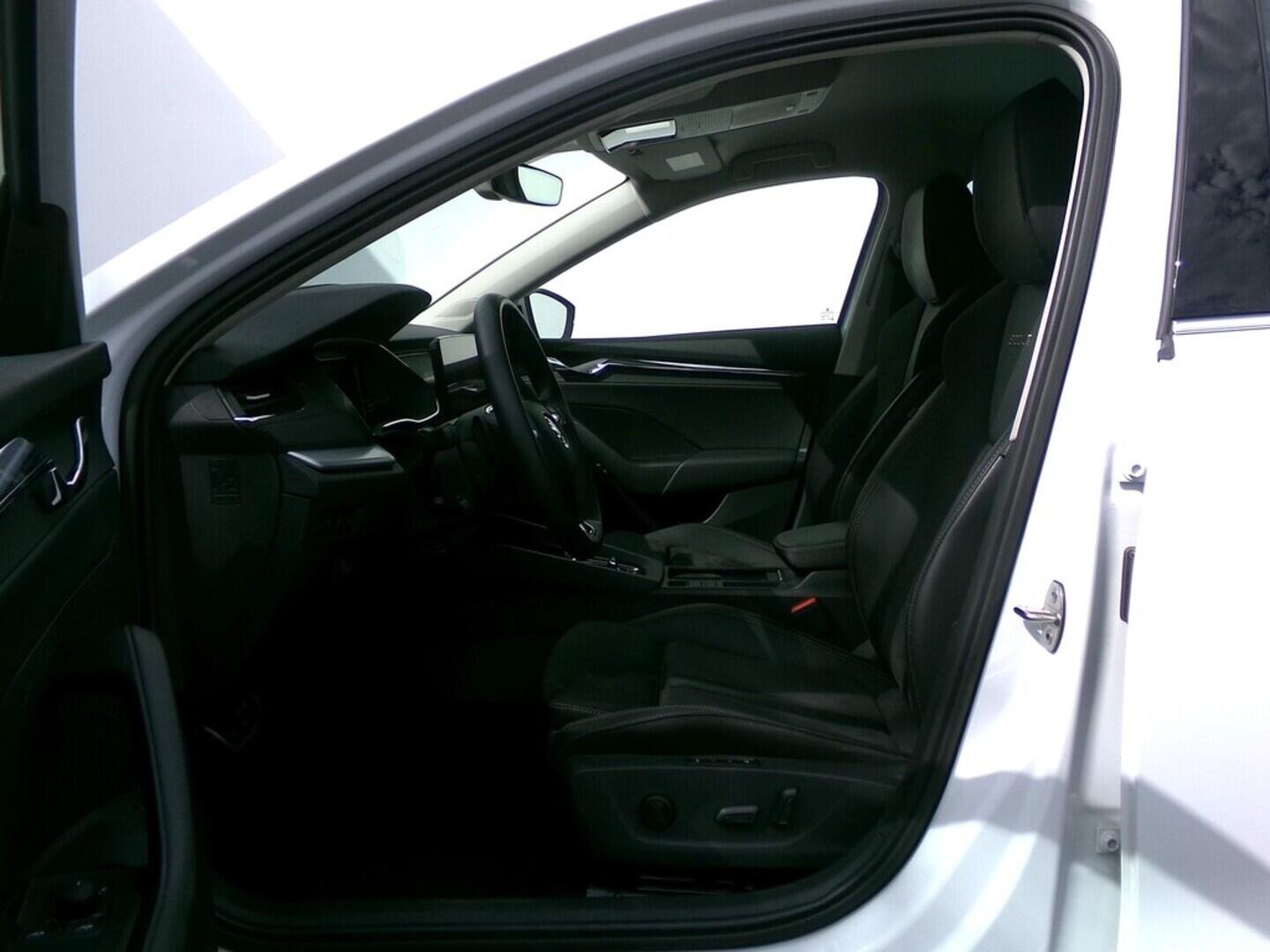 O419V07562_20.webp_OCTAVIA Scout 2.0 TSI 140 kW automat, DPH