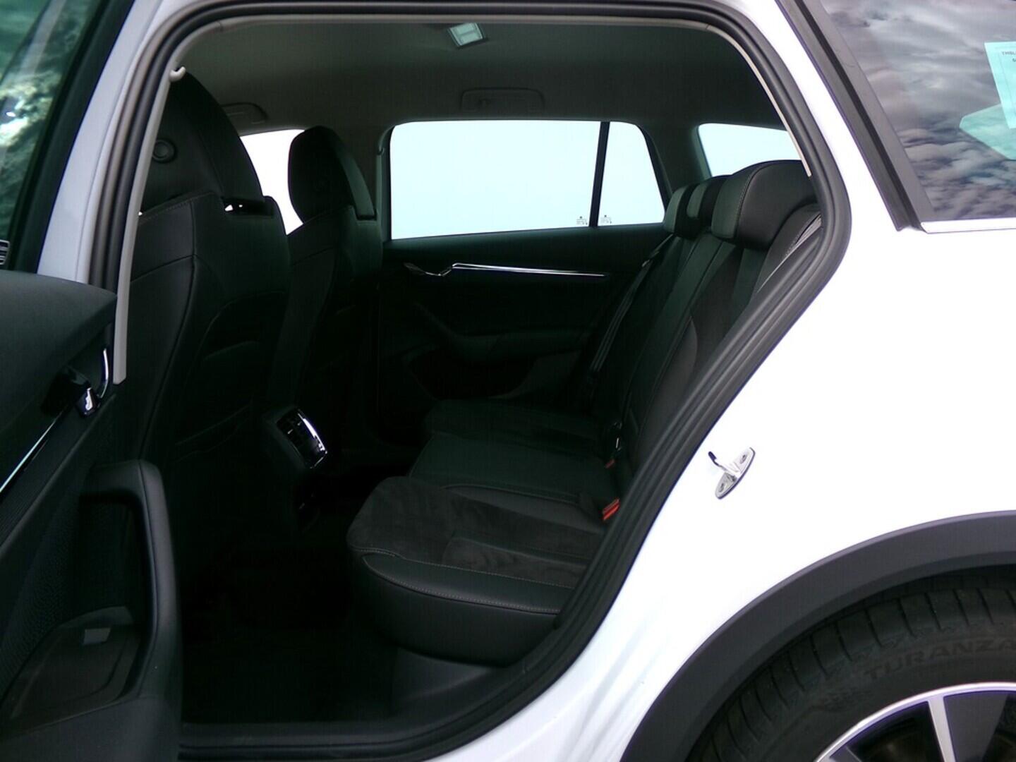 O419V07562_33.webp_OCTAVIA Scout 2.0 TSI 140 kW automat, DPH
