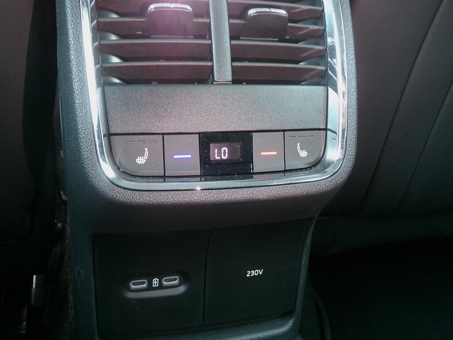 O419V07562_34.webp_OCTAVIA Scout 2.0 TSI 140 kW automat, DPH