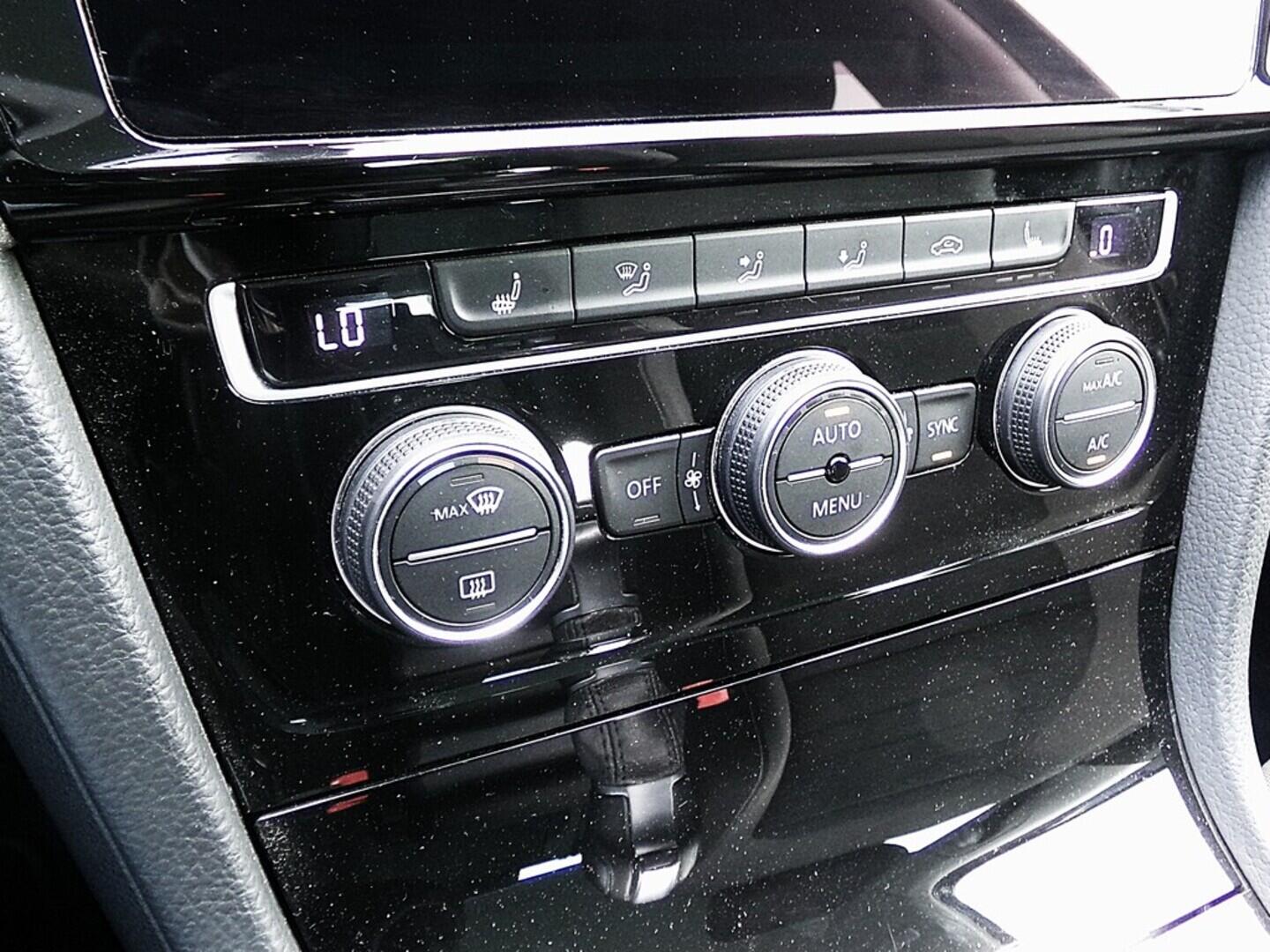 O419V07566_28.webp_GOLF VARIANT Highline 1.5 TSI 110 kW automat